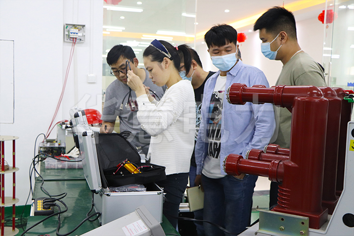 串聯(lián)諧振.jpg 串聯(lián)諧振.jpg